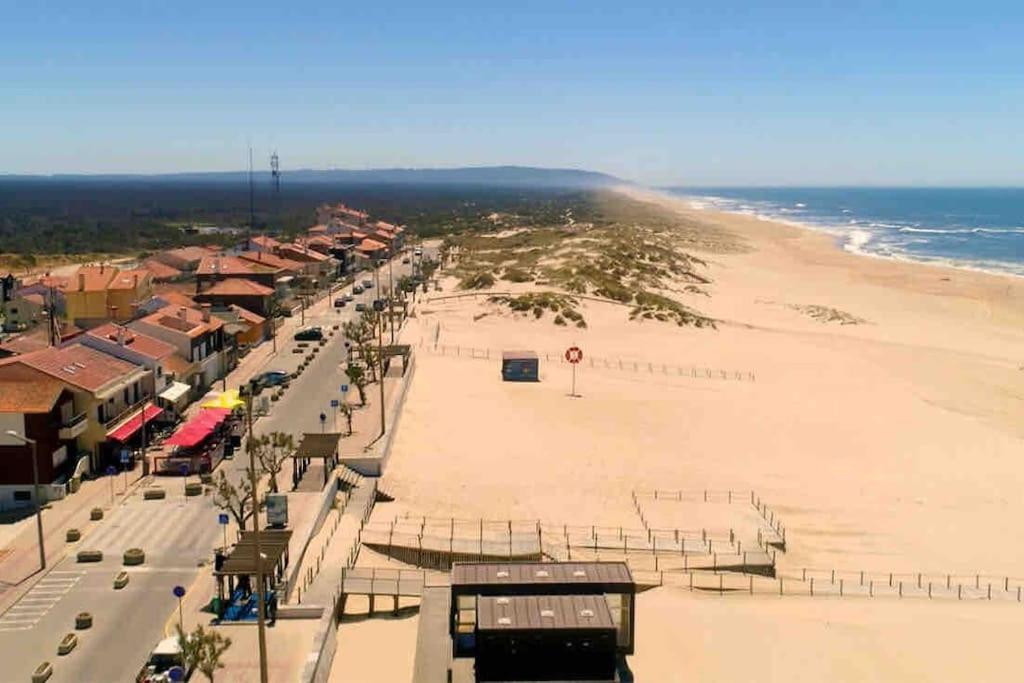 Moradia Alegre No Centro Da Vila Da Tocha. 외부 사진